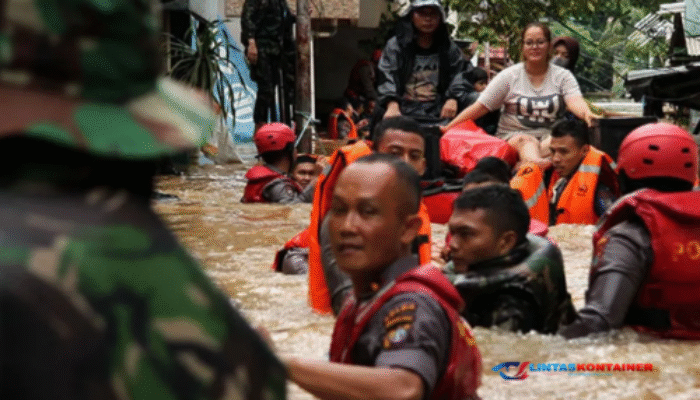Banjir Jabodetabek Melanda: Bogor Darurat, 1.229 Warga Jakarta Diungsikan
