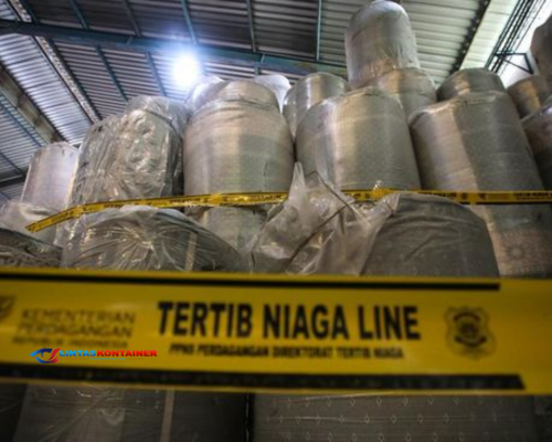 28.000 Kontainer Barang China Serbu RI: Pengusaha Desak Menkeu Purbaya