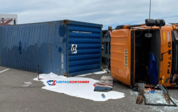 Truk Kontainer Terbalik di Tondo: Diduga Kesalahan Penguncian Cargo