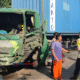 Truk Kontainer Lawan Arah Hantam Minibus di Pantura Cirebon: 1 Tewas, Sopir Kritis!
