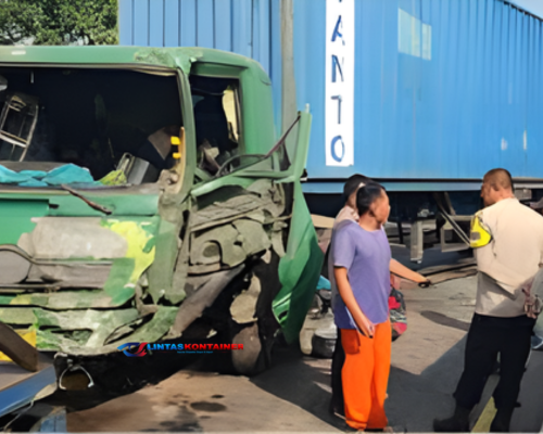 Truk Kontainer Lawan Arah Hantam Minibus di Pantura Cirebon: 1 Tewas, Sopir Kritis!