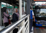 Demo Guru di Monas, Halte Transjakarta Balai Kota dan Gambir 2 Tutup