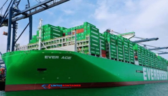 Kapal Ever Ace: Raksasa Kontainer Ubah Perdagangan Global