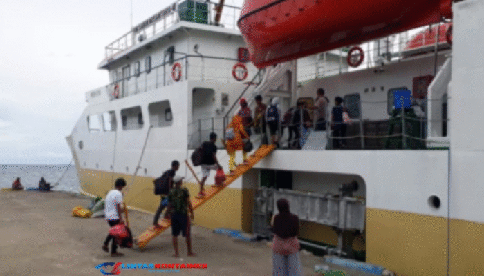 Gelombang Besar, Kapal Tujuan Masalembu Putar Balik ke Kalianget: Badai Sumenep Hebohkan Pelabuhan!