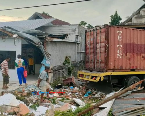 Kronologi Truk Kontainer Hantam Rumah dan Apotek di Polewali Mandar
