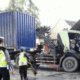 Mobil Kontainer Seruduk Truk Parkir di Polman, Sopir Terjepit di Kabin