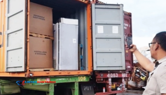 Limbah Elektronik AS Disita di Batam: Kontainer Ilegal Dicegah!