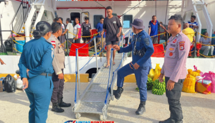 KP3 Polsek Wetar Maksimalkan Pengamanan di Pelabuhan Laut Ilwaki