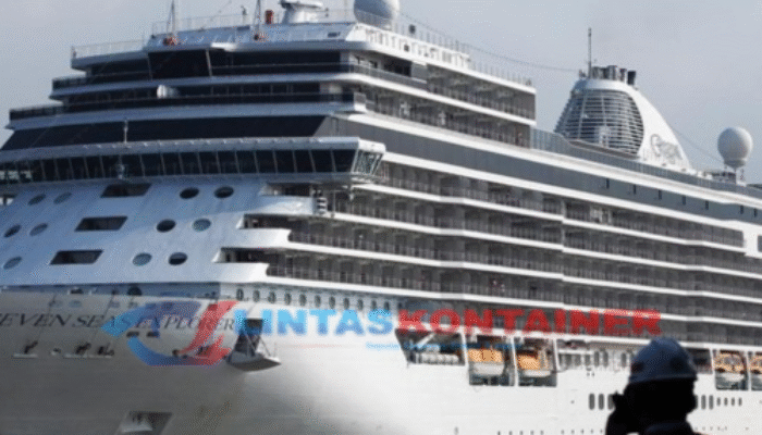 Kapal Pesiar Mewah Seven Seas Explorer Singgah Tanjung Priok 8 Desember 2025!