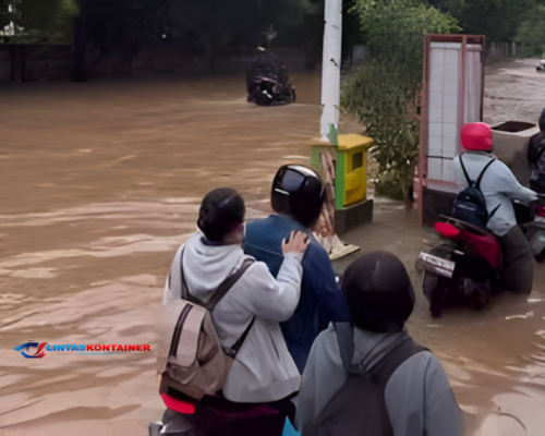 Banjir Kebon Jeruk: Puluhan Motor Mogok!