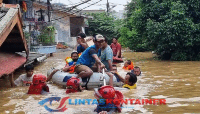 Titik-Titik Banjir Jakarta Hari Ini: Pela Mampang dan Kemang Paling Parah