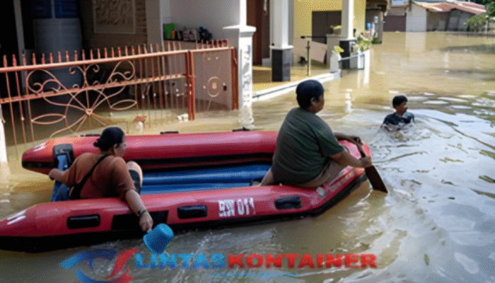 Titik-Titik Banjir Jakarta Hari Ini: Pela Mampang dan Kemang Paling Parah