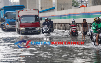 Puncak Banjir Rob Jakarta Hari Ini: 12 Wilayah Siaga, Tinggi Genangan Capai 35 cm!