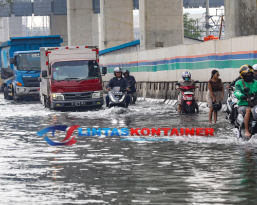 Puncak Banjir Rob Jakarta Hari Ini: 12 Wilayah Siaga, Tinggi Genangan Capai 35 cm!