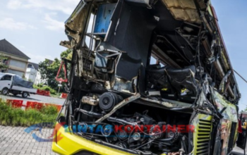 Penampakan Bus Ringsek Usai Kecelakaan Tewaskan 16 Penumpang di Tol Muktiharjo