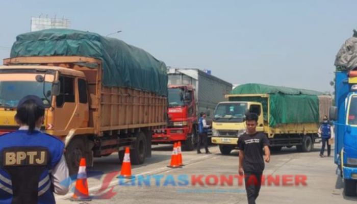 Aturan Baru Pembatasan Truk Saat Libur Nataru 2025/2026, Simak Detailnya!