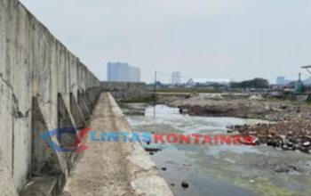 Pemprov DKI Bakal Cor Permanen Tanggul Laut Bocor di Jakut
