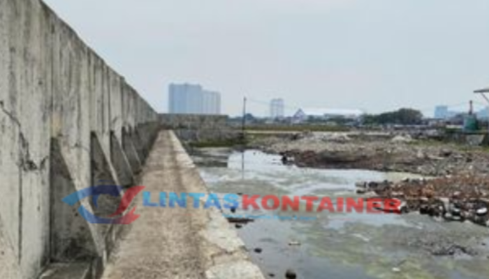 Pemprov DKI Bakal Cor Permanen Tanggul Laut Bocor di Jakut