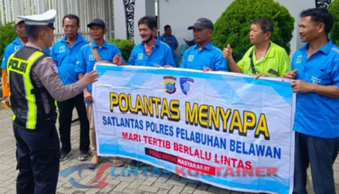 Satlantas Belawan Sosialisasi Tertib Lalu Lintas ke Buruh Pelabuhan: Tingkatkan Kesadaran Keselamatan di Area Pelabuhan!