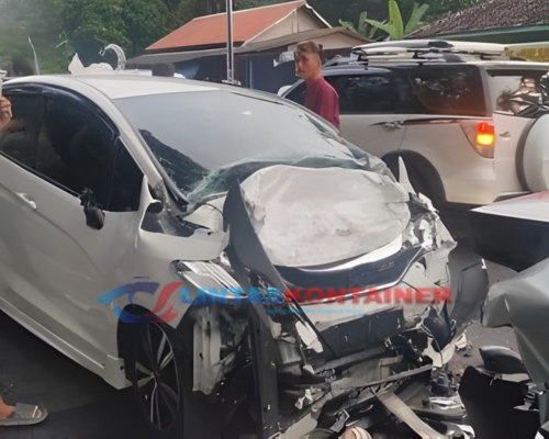 Truk Seruduk Minibus di Bandung Barat, Begini Kronologisnya