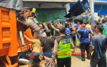 Truk Pasir Tabrak 2 Mobil di Pasuruan: 1 Tewas, 3 Luka