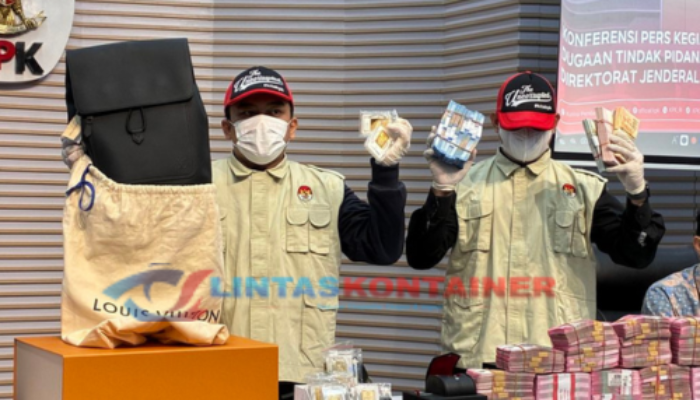 Pejabat Bea Cukai Terima Rp7 Miliar per Bulan Loloskan Barang KW, Simak Fakta Lengkapnya!