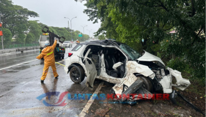 Kecelakaan Maut Mobil Raize di Tol Makassar