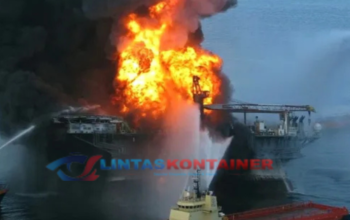 Kapal Tug Boat Musaffah 2 Meledak di Selat Hormuz