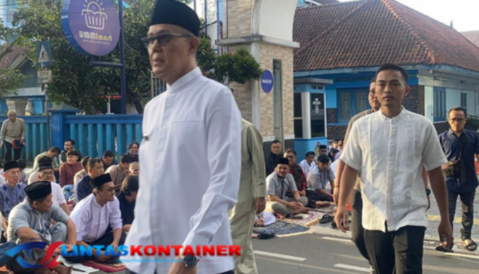 Viral! Wali Kota Sukabumi Disoraki “Huu” Saat Khutbah Idul Fitri, Ini Fakta Lengkapnya!