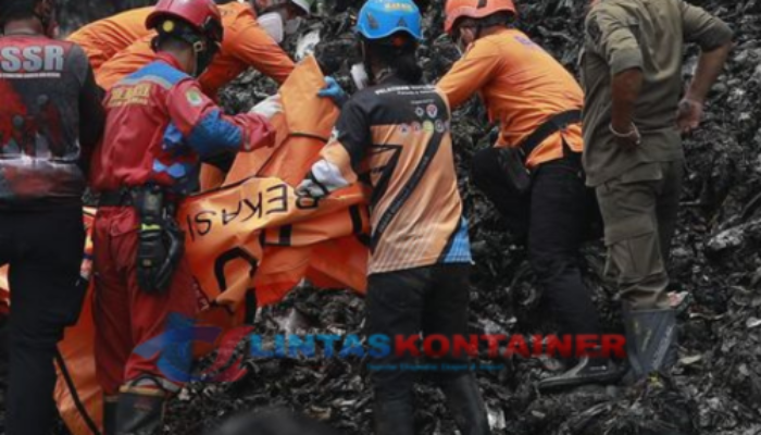 Evakuasi Korban Longsor Bantargebang: Kronologi Lengkap dan Update Terkini