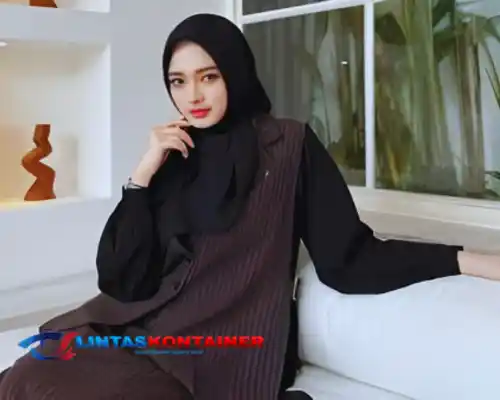 Inara Rusli Izin Minta Maaf ke Ibu