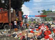 10 Ton Sampah di TPS Liar Pasar Minggu Diangkut Satu Truk per Hari