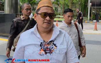 Diperiksa KPK, Haji Her Klaim Tak Kenal Tersangka Pejabat Bea Cukai