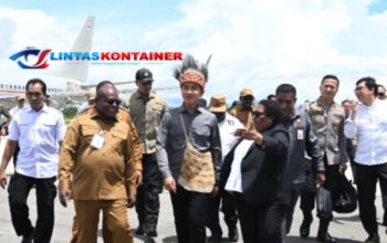 Gibran Tinjau Pelabuhan di Papua