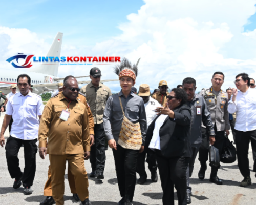 Gibran Tinjau Pelabuhan di Papua