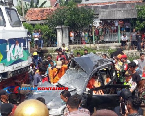 Kecelakaan Kereta di Bekasi Timur, Gerbong Ringsek
