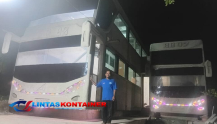 Rumah Mirip Bus di Wonogiri