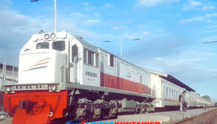 Viral Lokomotif KA Probowangi Semburkan Api, KAI Beri Penjelasan Resmi