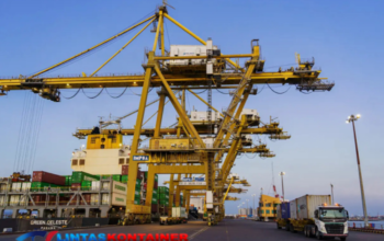 Aktivitas Petikemas di Tanjung Perak Naik